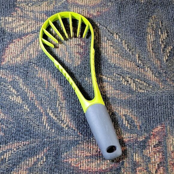 Chef'n Flexicado Flexible Avocado Slicer - Picture 3 of 3